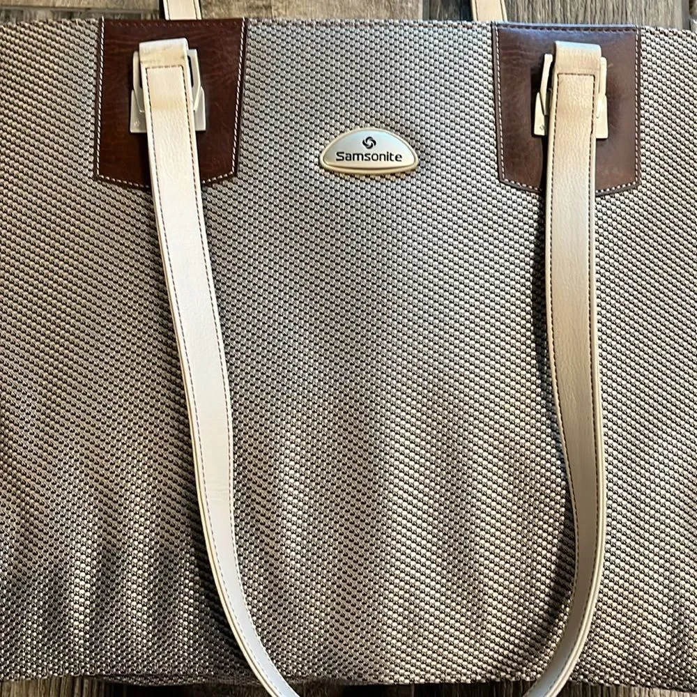 NWOT Samsonite multi purpose lap top bag, zip closure.